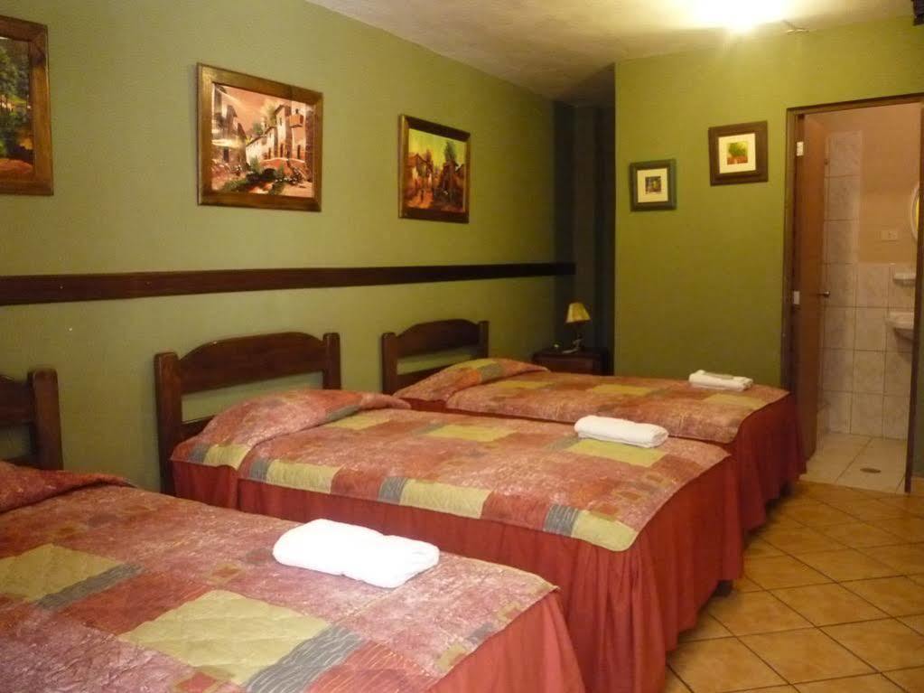 פיסקו Hostal Tambo Colorado מראה חיצוני תמונה
