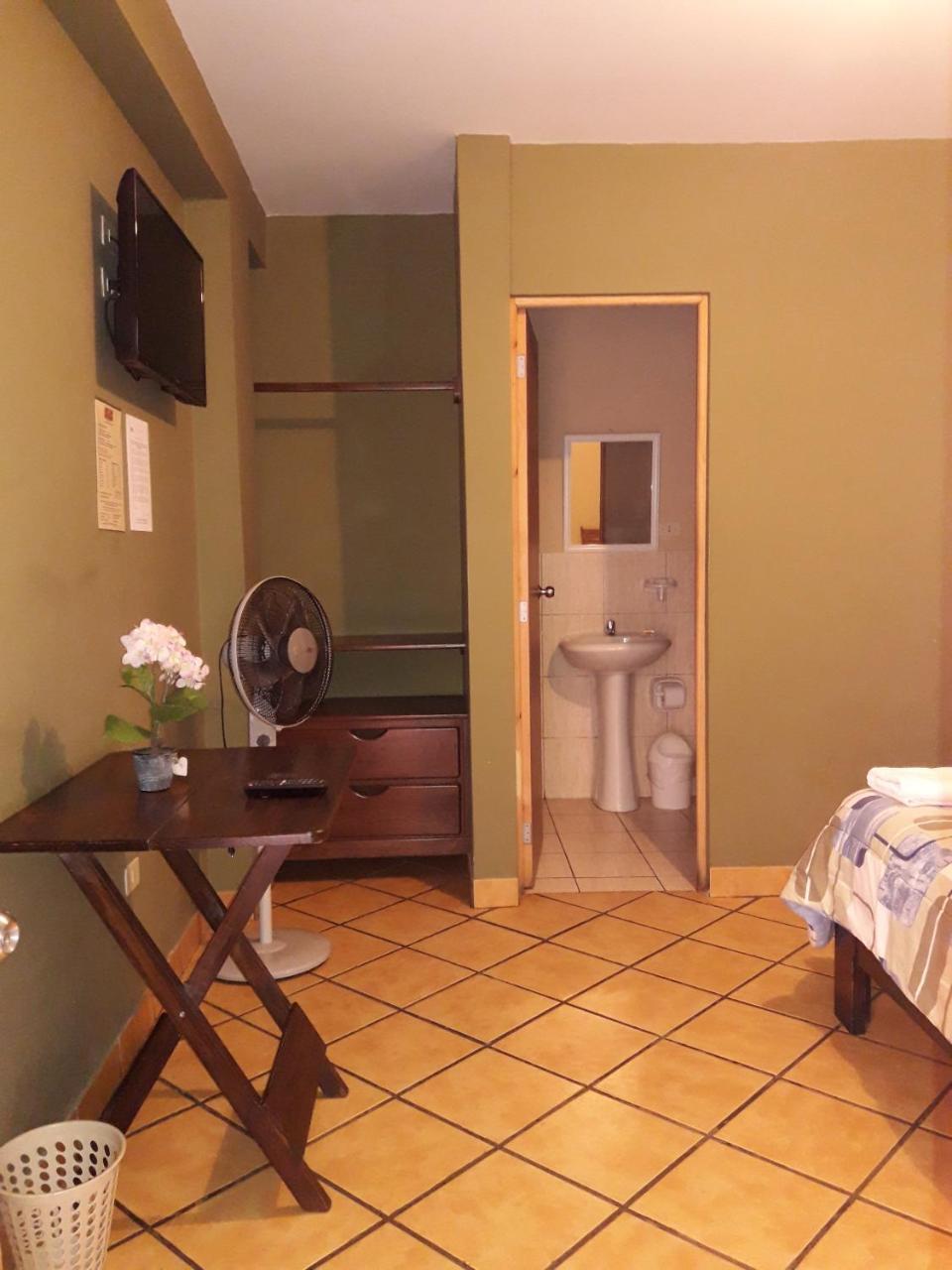 פיסקו Hostal Tambo Colorado מראה חיצוני תמונה